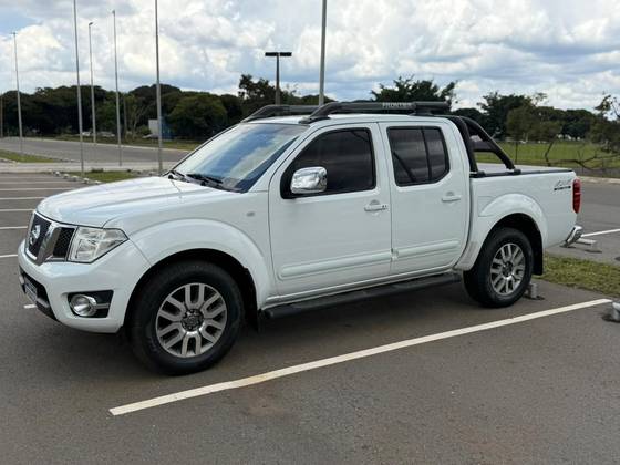 NISSAN FRONTIER 2.5 SL 4X4 CD TURBO ELETRONIC DIESEL 4P AUTOMÁTICO